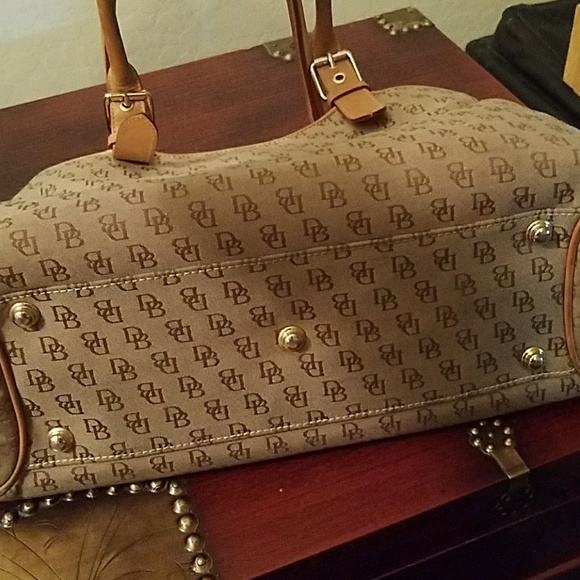 NEW DOONEY BURKE Hand Bag&Wallet - Picture 3 of 4