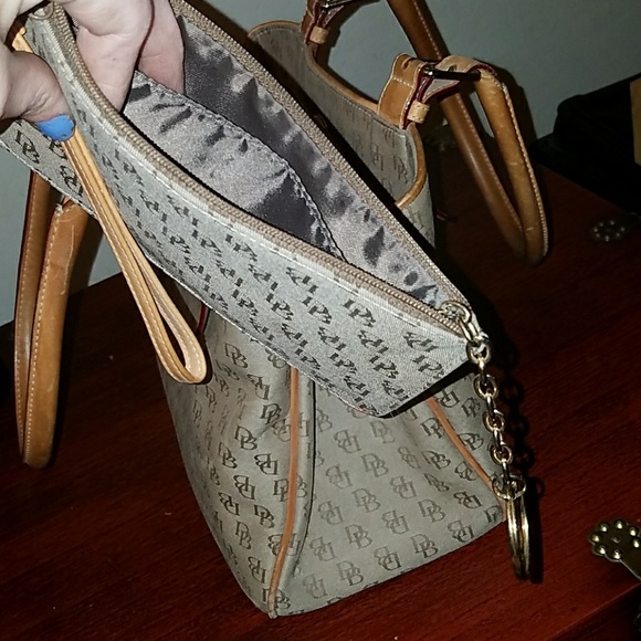 NEW DOONEY BURKE Hand Bag&Wallet - Picture 4 of 4