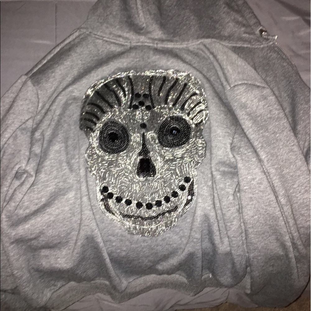 Grey bedazzled skull zip up jacket!😍