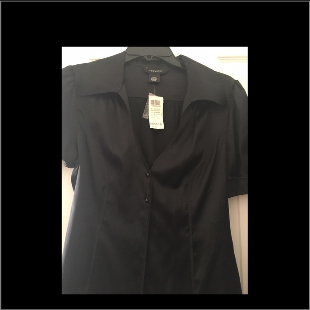 📍FINAL REDUCTION📍 Satin blouse