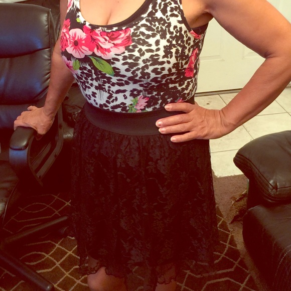 🌺 Dress - Picture 2 of 7