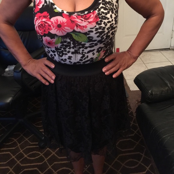 🌺 Dress - Picture 3 of 7