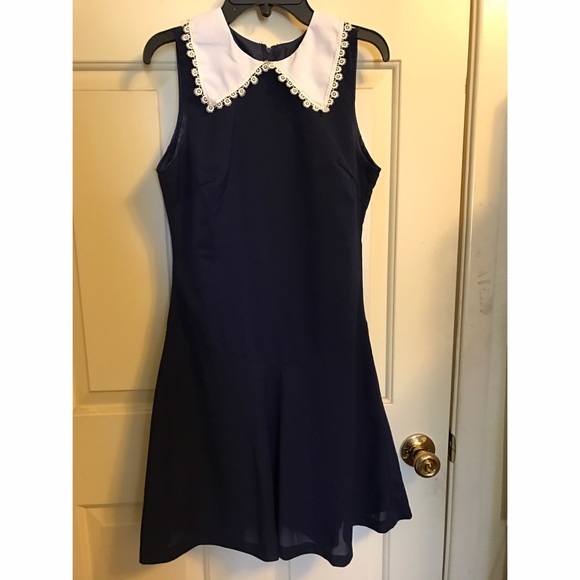 Dresses & Skirts - Peter Pan collar dress!