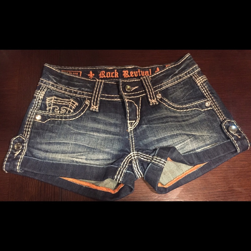 Rock Revival Alanis Short 
Size 24 NWOT