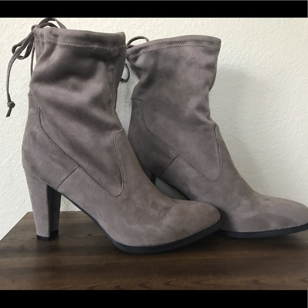 New SORCHANIE HEELED BOOTIES