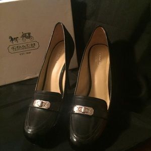 BLACK PATENT LEATHER HEEL