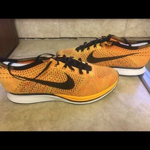 🔥😱NIKE FLYKNIT RACER "Cheetos" RaRe!! Size 9😱🔥