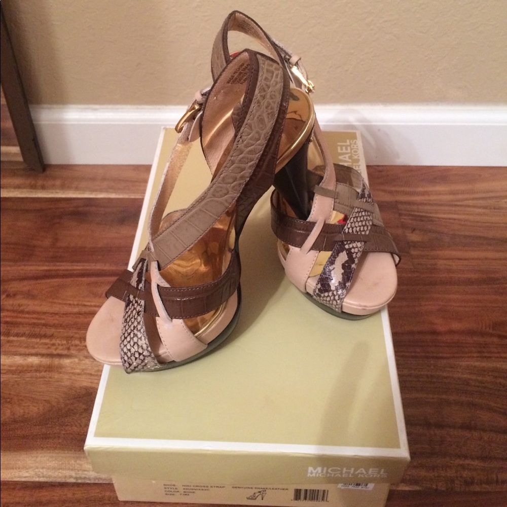 Michael Kors- Cross strap nude/ snake platform