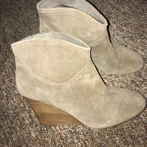 Aldo suede tan bootie