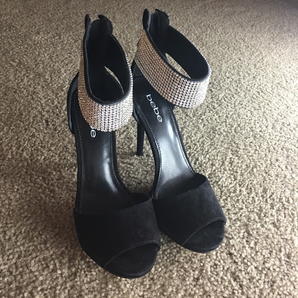 CLEARANCE‼️ Bebe Heels Size 9