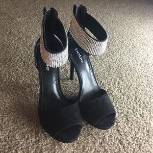 CLEARANCE‼️ Bebe Heels Size 9