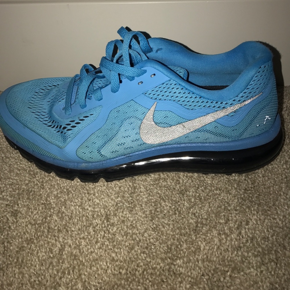 Nikes - Picture 2 of 2