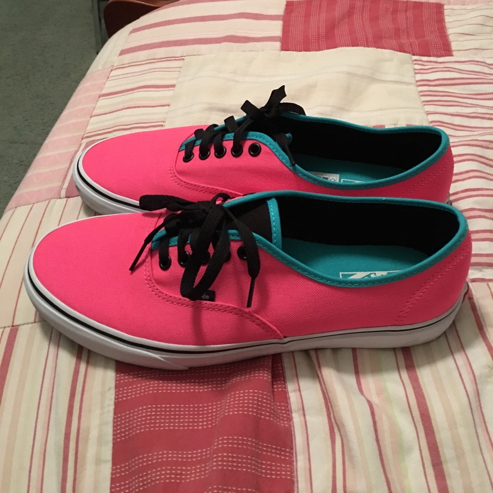 Vans!!! Great summer color way!! Limited edition