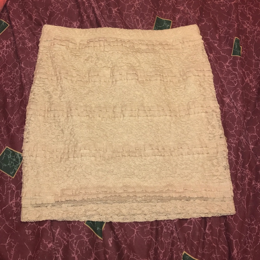 Cream Lace Detailed Bodycon Skirt