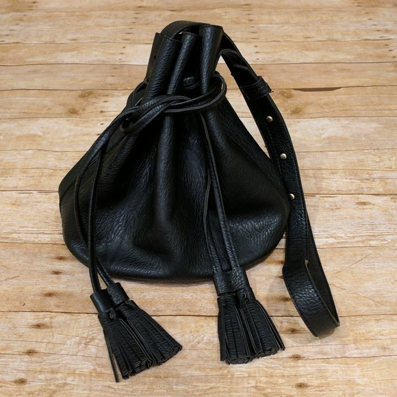 Urban Outfitters Handbags - Urban Outfitters Crossbody Bucket Bag