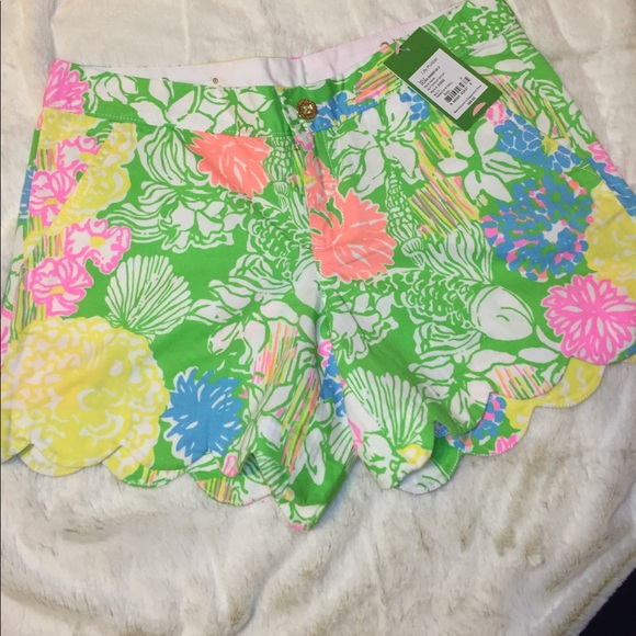 NWT Lilly Pulitzer Buttercup Short Hibiscus Stroll - Picture 2 of 5