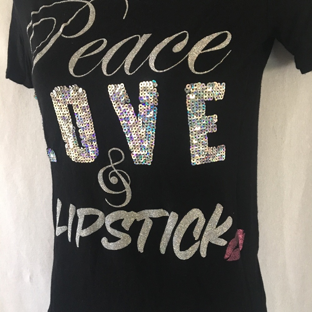 JuIcY C0uTuRe seQuiNed tEe - Picture 1 of 5