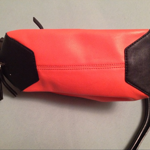 Kenneth Cole purse - Picture 2 of 5