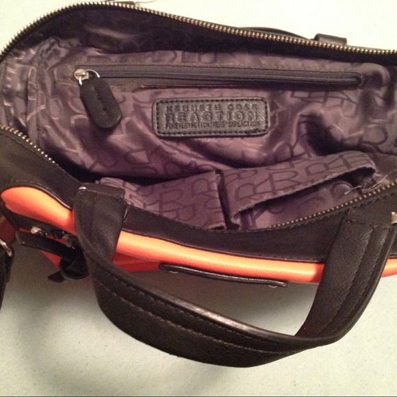 Kenneth Cole purse - Picture 4 of 5