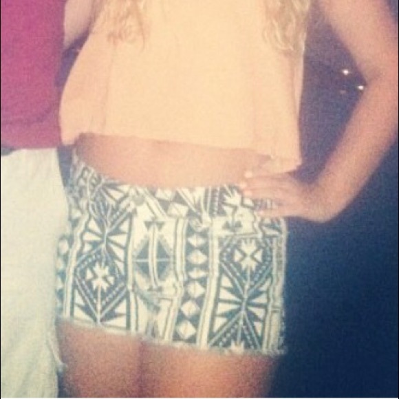 Black and White Aztec Jean Shorts - Picture 4 of 5