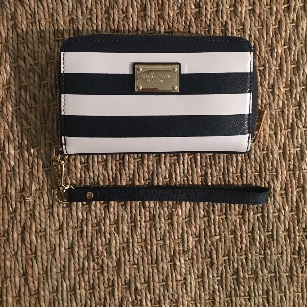 Michael Kors Smartphone Wristlet