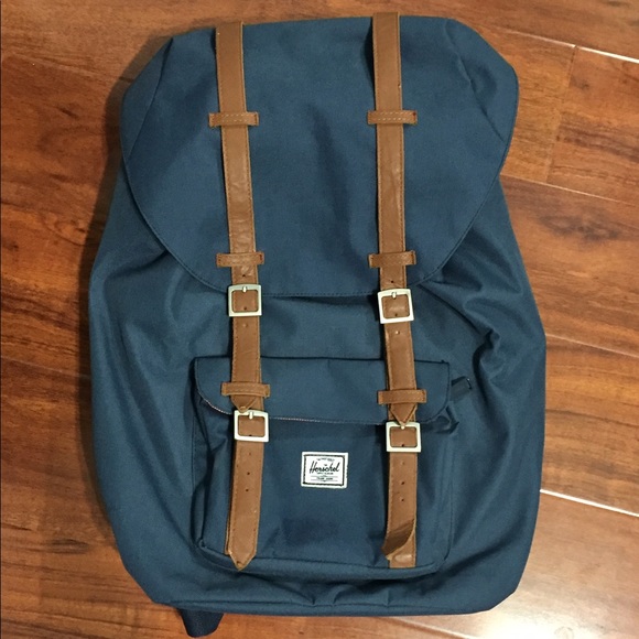 Herschel Backpack - Picture 1 of 4