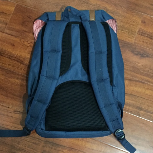 Herschel Backpack - Picture 2 of 4
