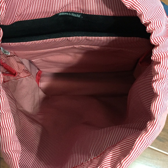 Herschel Backpack - Picture 3 of 4