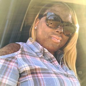 Meet your Posher, Candace