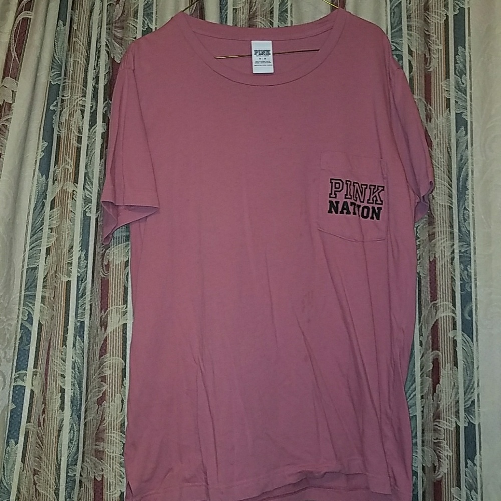 Vs pink Campus tee