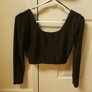 Black longsleeve crop top