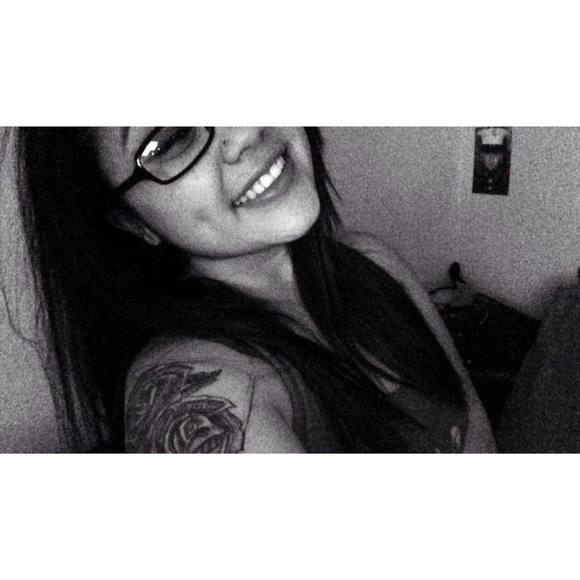 Meet your Posher, Vanisa - Picture 1 of 1