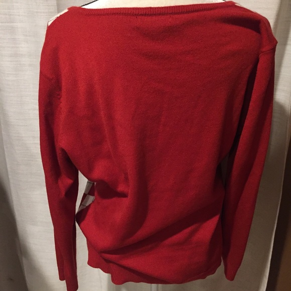 Sweater red and white I have a large and XL - Picture 2 of 4