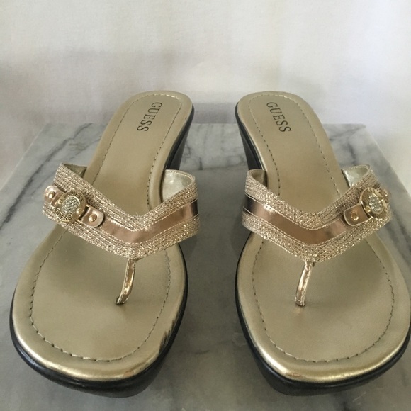 GuEss cHaMpaGne g0ld WedGe sAnDals - Picture 5 of 13