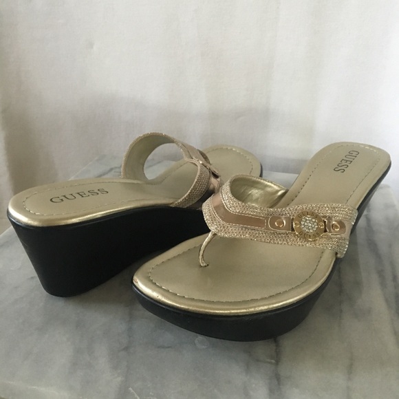 GuEss cHaMpaGne g0ld WedGe sAnDals - Picture 7 of 13