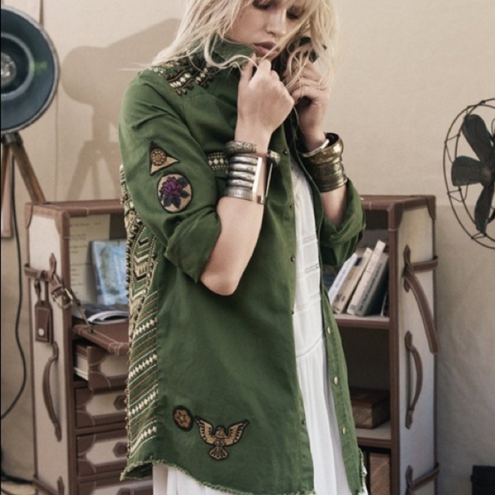 🦄In search of this Panther jacket.  Plz help!🦄