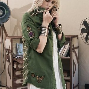 🦄In search of this Panther jacket.  Plz help!🦄