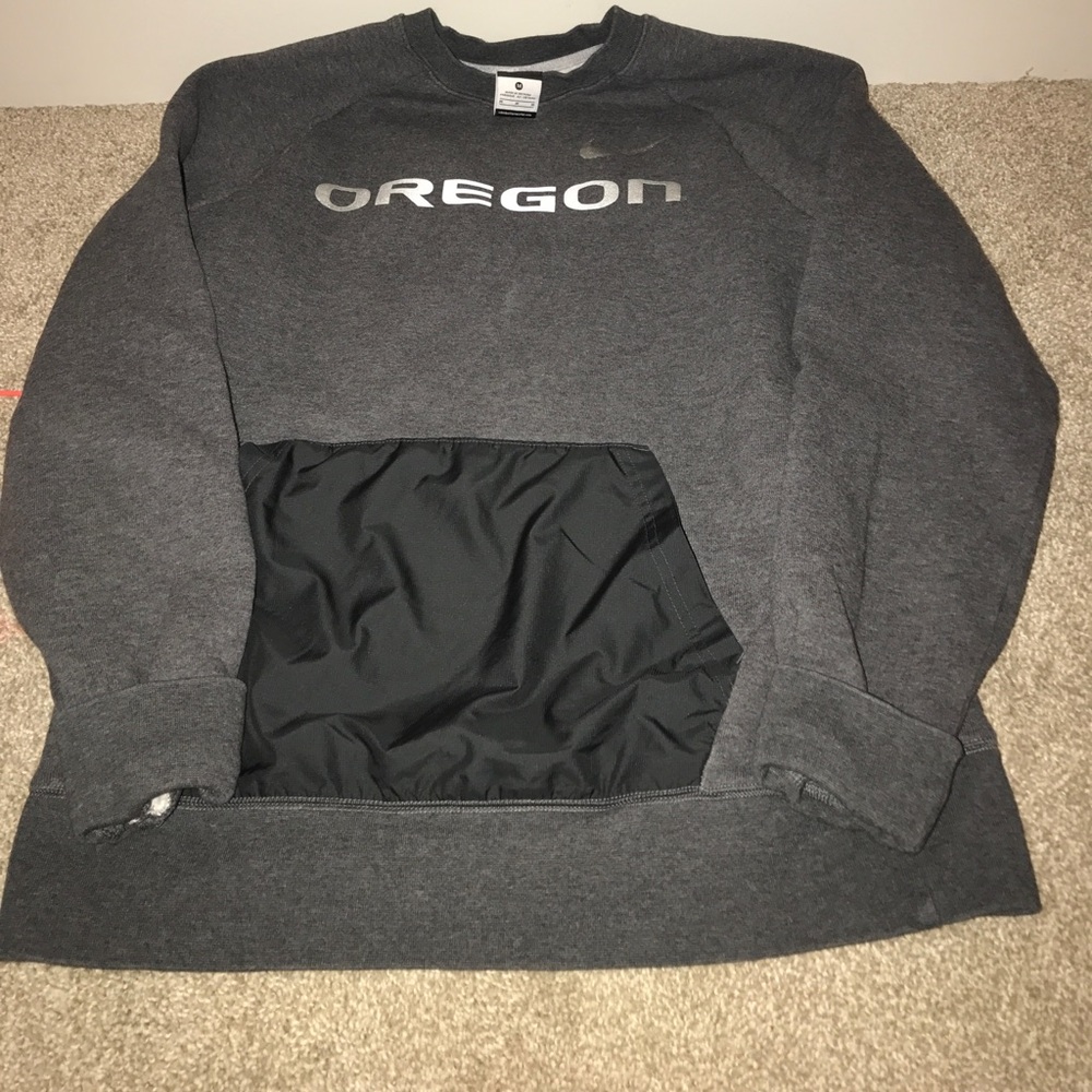 Grey Nike pull-over