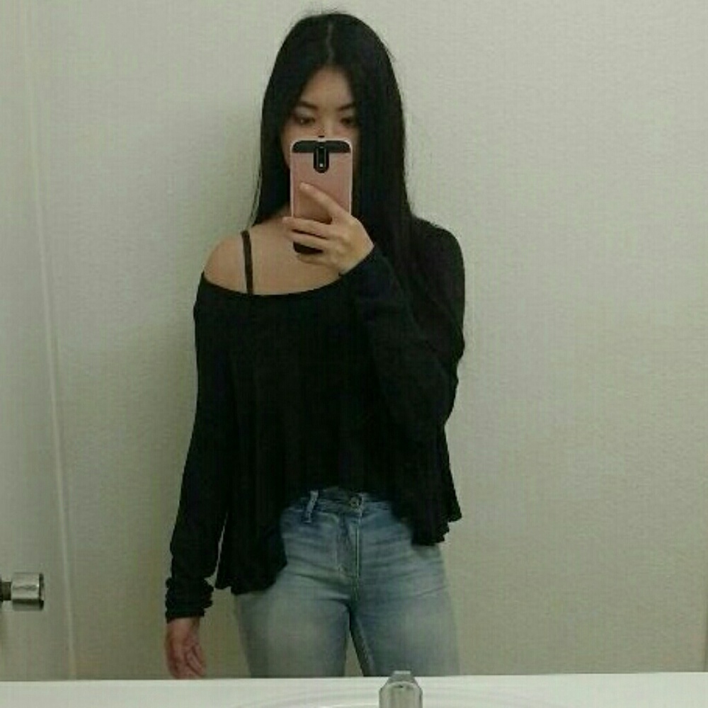 Gray Abercrombie crop top