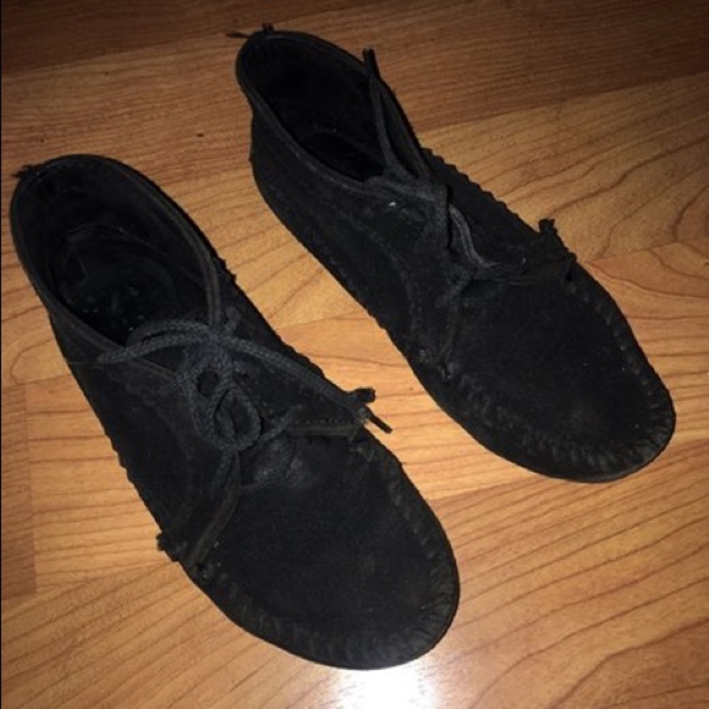 Minnetonka Blk Suede Ankle Boot