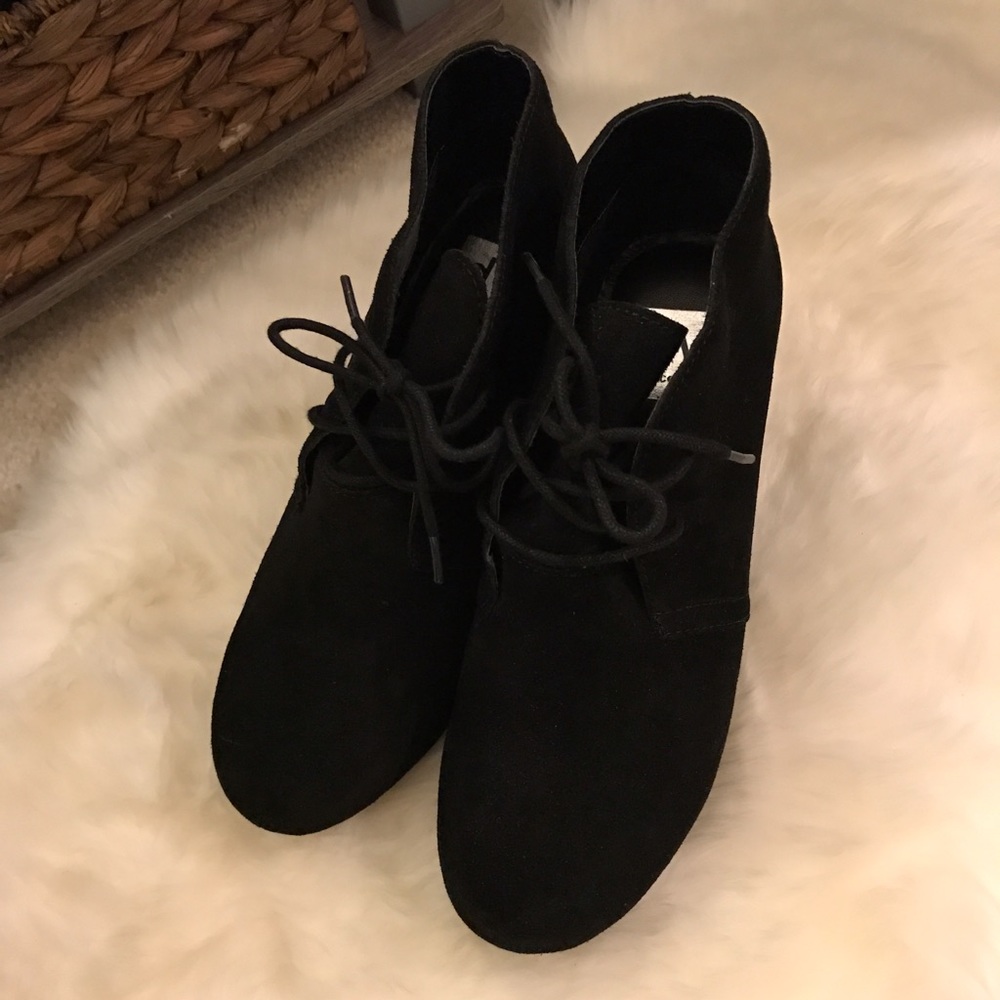 Dolce Vita Wedges Booties