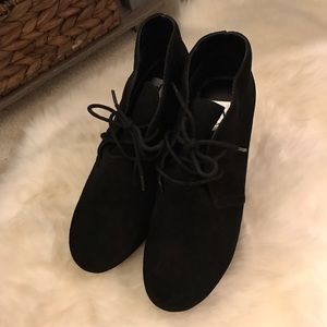 Dolce Vita Wedges Booties