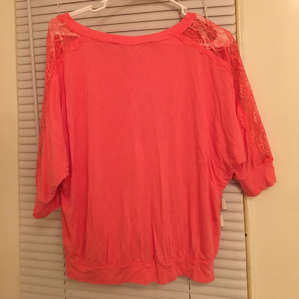 Pink blouse - Picture 2 of 4
