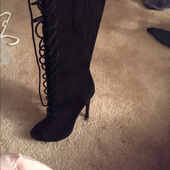 Shoes - Picture 2 of 3