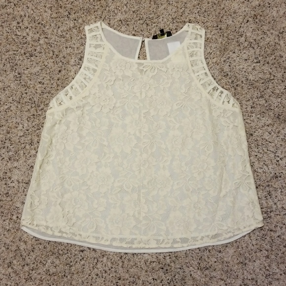 Sleeveless Lace Ivory Top - Plus - Picture 3 of 4