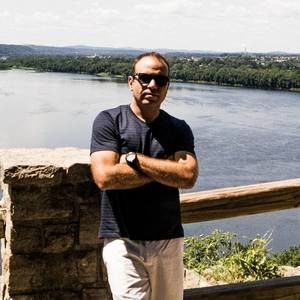 Meet your Posher, Luis