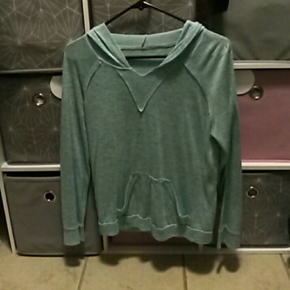 Light weight hooded long sleeve tshirt.