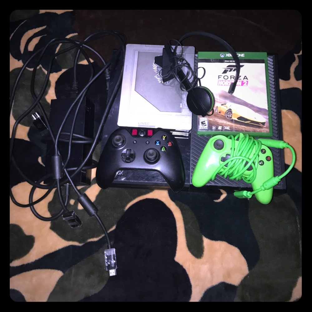 XboxOne w/ two games
