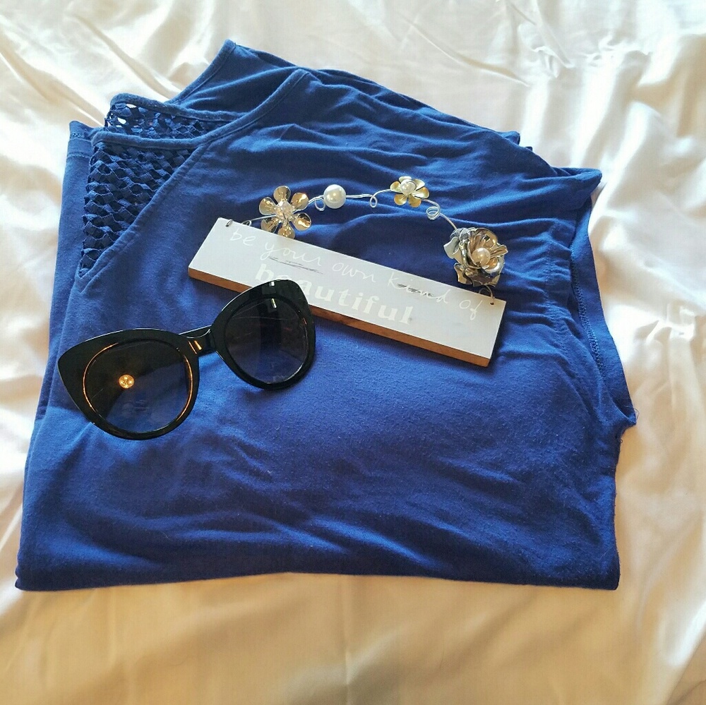 22/24 Blue Top