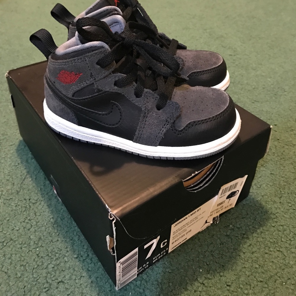Jordan 1 Mids